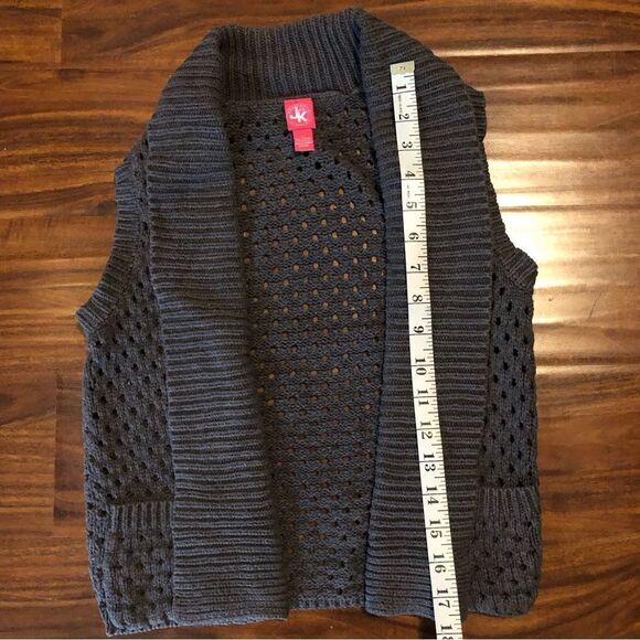 2 Girls Sweaters - Mossimo Gray Size Medium, J. Khaki Brown Knit Size Large - Picture 13 of 13